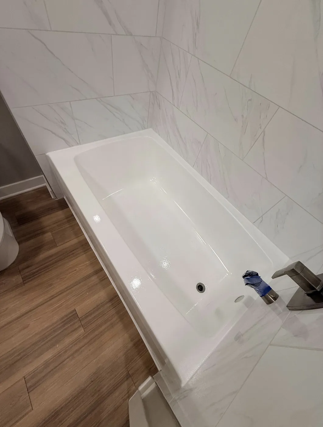 Bathtub reglazing central florida by Narbra Maintenance Inc