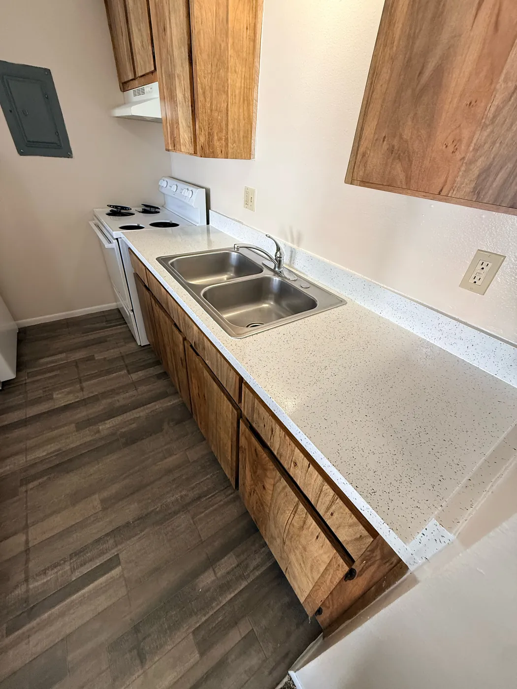 Countertop refinishing by Narbra Maintenance Inc
