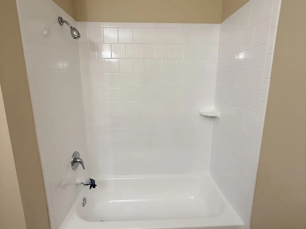 Tub and tile refinishing by Narbra Maintenance Inc